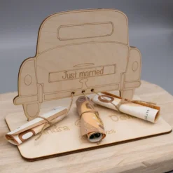 Geldgeschenk Hochzeitsauto - aus Holz personalisiert