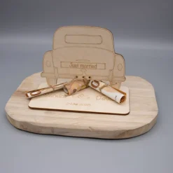 Geldgeschenk Hochzeitsauto - aus Holz personalisiert