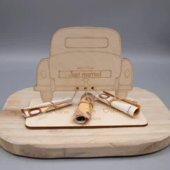 Geldgeschenk Hochzeitsauto - aus Holz personalisiert