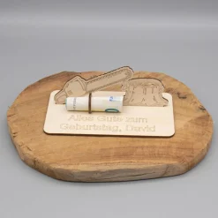 Geldgeschenk Kettensäge mit Baum - aus Holz personalisiert