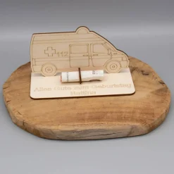 Geldgeschenk Krankenwagen - aus Holz personalisiert