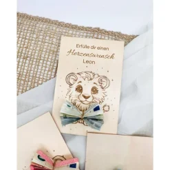 Geldgeschenk mit Wunschgravur / Geschenkkarte aus Holz Löwe Hase Elefant