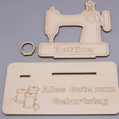 Geldgeschenk Nähmaschine - aus Holz personalisiert