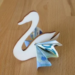 Geldgeschenk Schwan Agathe aus Holz