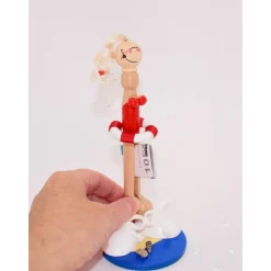 Geldgeschenk Schwimmmeister: Handgemachte Holzfigur als originelles Geschenk für Rettungsschwimmer