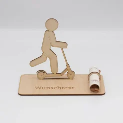 Geldgeschenk Scooter - aus Holz personalisiert