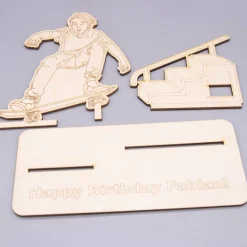 Geldgeschenk Skateboardfahrer - aus Holz personalisiert