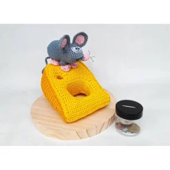 Geldgeschenk Spardose Sparschwein Gutschein Amigurumi Maus Käse Holzplatte Geschenkverpackung Name Individualisierb