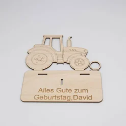 Geldgeschenk Traktor - aus Holz personalisiert