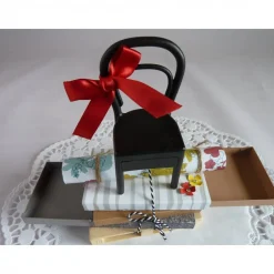 Geldgeschenk zum Umzug, zur Renovierung, für Möbel, auf kleiner Palette