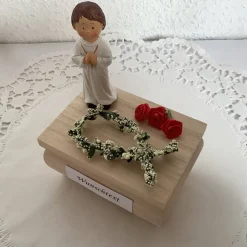 Geldgeschenk zur Kommunion oder Firmung für Junge mit Fisch auf Holz-Box als Geschenk mit Kreuz zum Geld verschenken