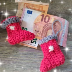 Geldgeschenke in weihnachtlicher Verpackung, 2er-Set