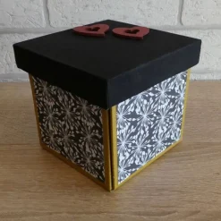 Geldgeschenkverpackung - Goldhochzeit - mit Brautpaarfigur - gold-weiß-schwarz-rot