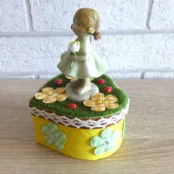 Geldgeschenkverpackung Herz mit Blumenmädchen