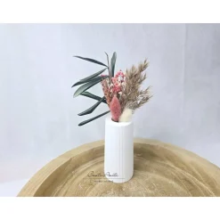 Geriffelte Vase inkl. Trockenblumen konisch - weiß - handgegossen - versch. Blumen zur Wahl