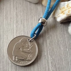 Geschenk / Kette mit einem alten 50-Pfennig-Stück von 1975