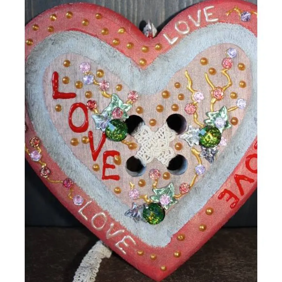 Geschenk Valentinstag LOVE abstrakt gestaltetes Herz aus Holz in Knopfoptik mit Acrylfarbe im Shabby-Stil gestaltet