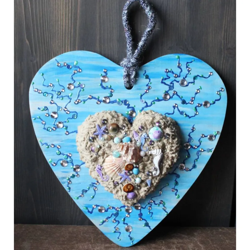 Geschenk zu Muttertag Valentinstag STRANDSPAZIERGANG maritime Collage, abstrakt gestaltet auf herzförmigem Bambusbrett