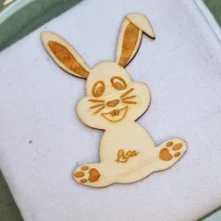 Geschenk zu Ostern | Tischkarte aus Holz | Osterfest | personalisierter Anhänger Ostern | Mitbringsel Ostern | Deko aus