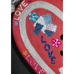 Geschenk zum Valentinstag LOVE abstrakt gestaltetes Herz aus Holz mit Acrylfarbe im Shabby-Stil bemalt