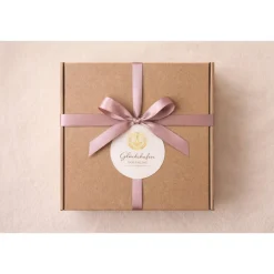 Geschenk zur Geburt Mama & Baby | Handmade Set mit Kuscheltier, Tasse & Kerze | Liebevolle Geschenkbox „Hallo Baby“