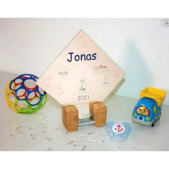 Geschenk zur Geburt, personalisiertes Geburtsgeschenk, Babygeschenk, Taufe, Spiegel mit Holz-Standfuß