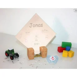 Geschenk zur Geburt, personalisiertes Geburtsgeschenk, Babygeschenk, Taufe, Spiegel mit Holz-Standfuß