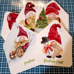 Geschenkanhänger 5 Stück Wichtel zu Weihnachten handgemalt