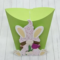 Geschenkbox Ostern mit Hasenwichtel rosa/weiß – originelle Osterverpackung