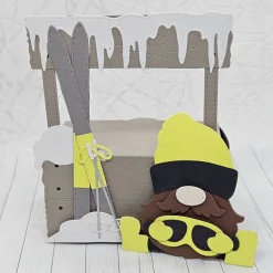 ​Geschenkbox Ski-Wichtel neongelb | Handgefertigt | Box für Geldgeschenke & Gutscheine | Abnehmbarer Anhänger