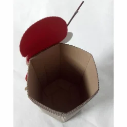 Geschenkbox Weihnachtsmann mit Stock und Sack, Nikolaustag, Weihnachtsgeschenk, Mitbringsel, Handarbeit aus Wellpappe