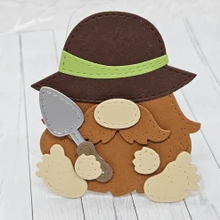 Geschenkbox Wichtelbox Gartenarbeit – Handgemachte Geschenkverpackung mit Wichtel & Schubkarre