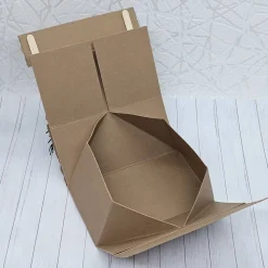 Geschenkbox "Wichtel-Weihnachtsbaum" Rustikal | Handgemachte Verpackung mit abnehmbarem Anhänger & Sternen-Lichterkette