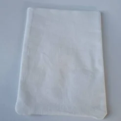 Geschenkesäckchen mit passendem Label für Ostern - OSTERHASE - in gelb mit weißen Pünktchen von he-ART by helen hesse