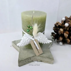 Geschenkkerze - Kerze zu Weihnachten inkl. handgemachten Betonstern und Engelsflügel