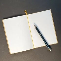 Geschenkschachtel - Oh Baby - mit gestrickten Baby-Söckchen und Glückwunschkarte Krönchen mit Wunschtext