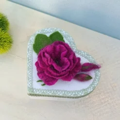 GESCHENKSCHACHTEL, AUFBEWAHRUNG, Holzherz, Filzblüte, Handmade, Geschenk Geburtstag, Muttertag,Schmuckaufbewahrung