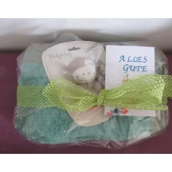 Geschenkset - Babydecke mit Spielzeug und Karte