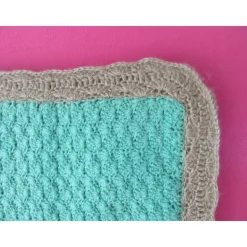 Geschenkset - Babydecke mit Spielzeug und Karte