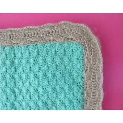 Geschenkset - Babydecke mit Spielzeug und Karte