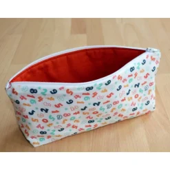 Geschenk-Set: Federmäppchen, Etui und Schlüsselband mit bunten Zahlen aus Biobaumwolle, Handarbeit