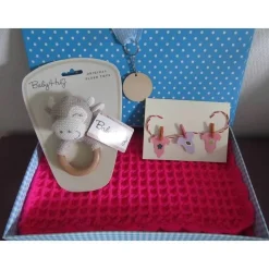 Geschenkset Geburt - Babydecke mit Spielzeug