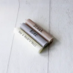 Geschenkset Kerzen mit Kerzenständer – Handgemacht, Personalisierbar & Lustig – Perfekt als Geschenk für Männer