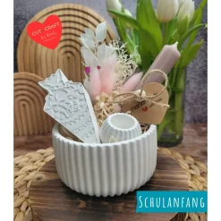 Geschenkset Schulanfang | Dekoschale mit Zuckertüte, Kerzenhalter + Kerze und Trockenblumen, personalisierbar | Schule