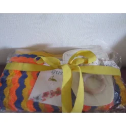 Geschenkset zur Geburt - Babydecke, Babyspielzeug und Karte