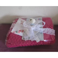 Geschenkset zur Geburt - Babydecke, Babyspielzeug und Karte