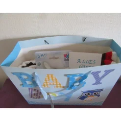 Geschenkset zur Geburt - Babydecke, Babyspielzeug und Karte