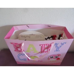 Geschenkset zur Geburt - Babydecke, Babyspielzeug und Karte