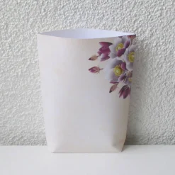 Geschenktüte Helleboro, 2 Stück Bodenbeutel-Papiertüten mit Christrosen