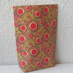 Geschenktüte mit kleinen und großen Spots und Dots auf Grün, 2 Stück Bodenbeutel-Papiertüten